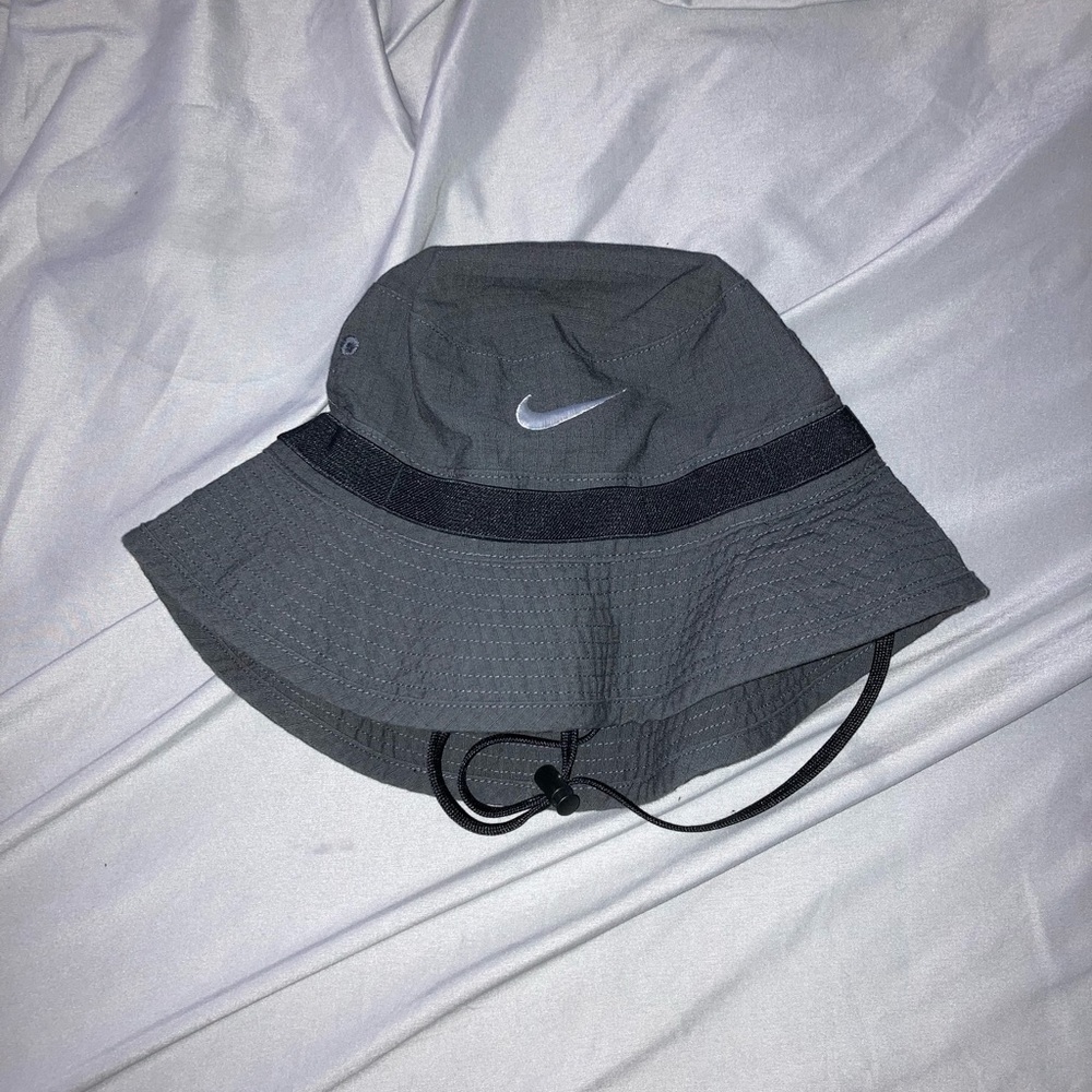Nike bucket hat